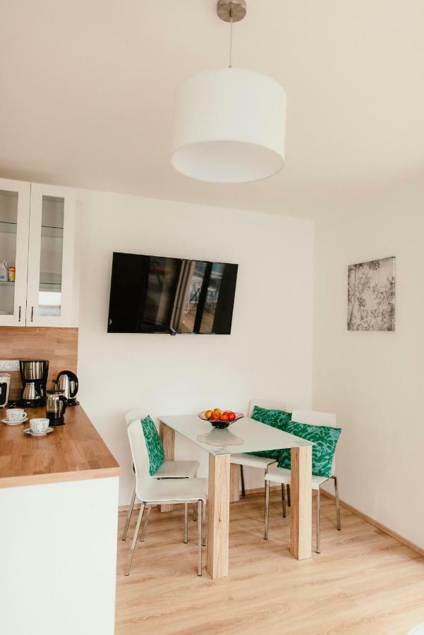 Wake Up Apartments Brno Bagian luar foto