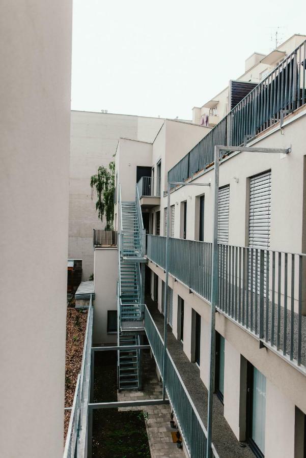 Wake Up Apartments Brno Bagian luar foto