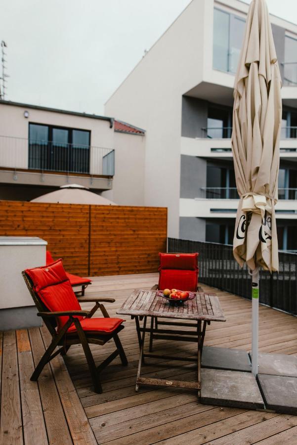 Wake Up Apartments Brno Bagian luar foto