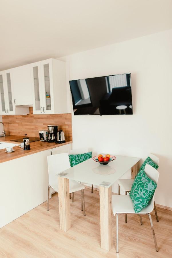 Wake Up Apartments Brno Bagian luar foto